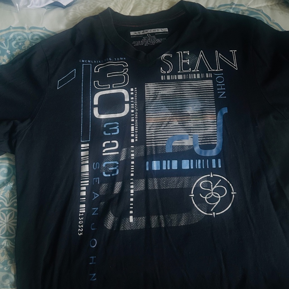 Sean John T-shirt